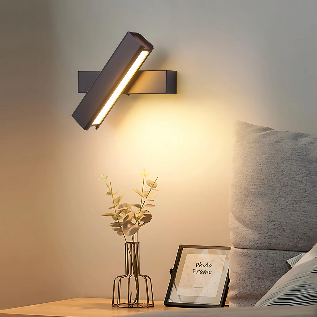 Moderne væglampe i aluminium med Light Line-design | Esilora
