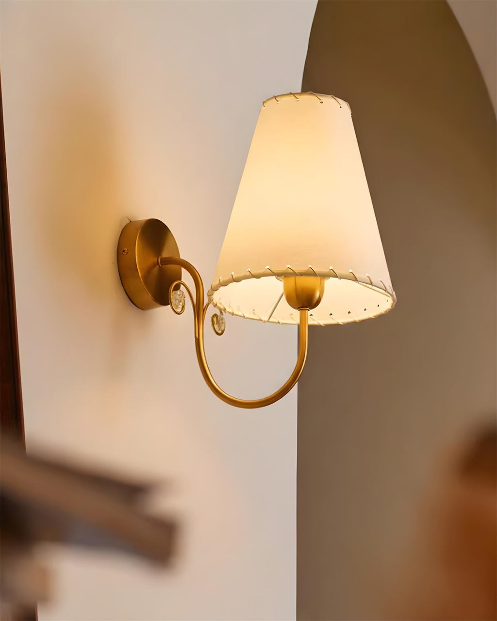 Gentle Bend Wall Lamp | Esilora