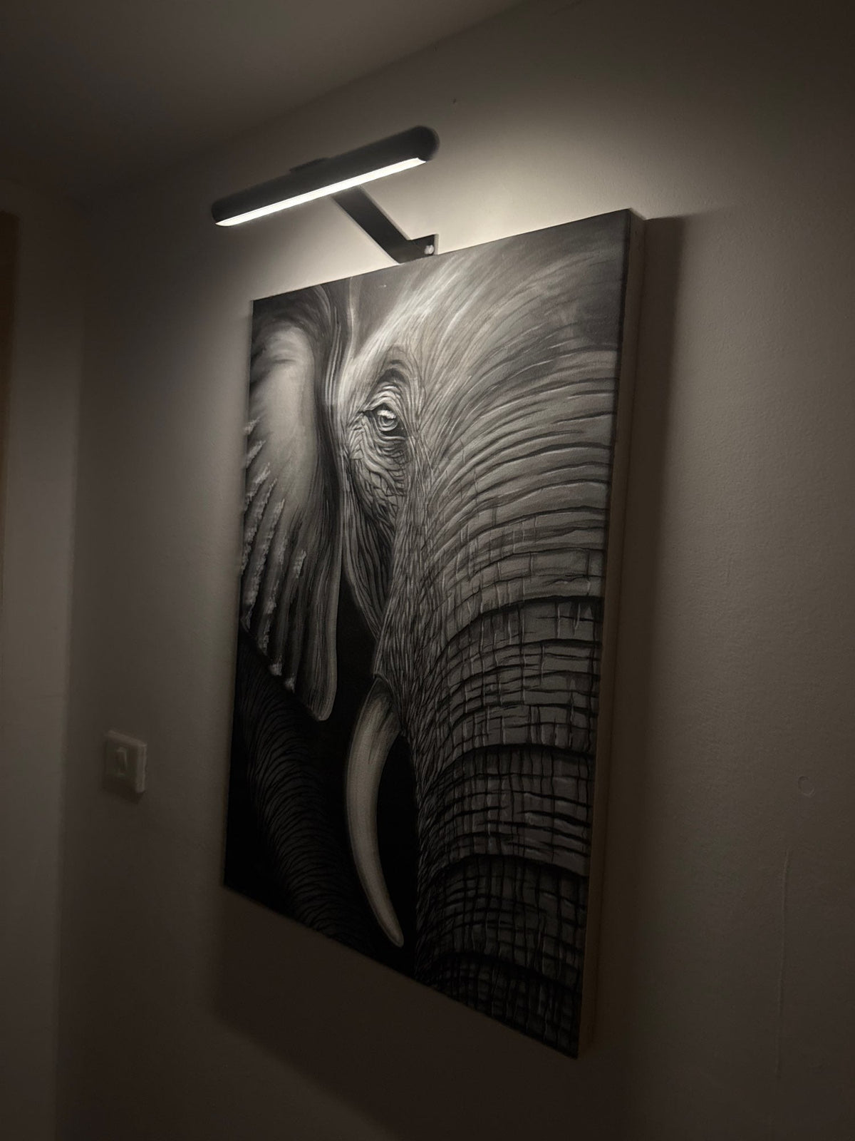 Ardenza Wireless LED Wall Lamp — Dimmable 360° Rotating Head