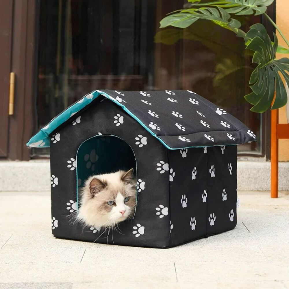 ThermaPaw Enclosed Cat House — Self-Warming Pad, Weather Shelter