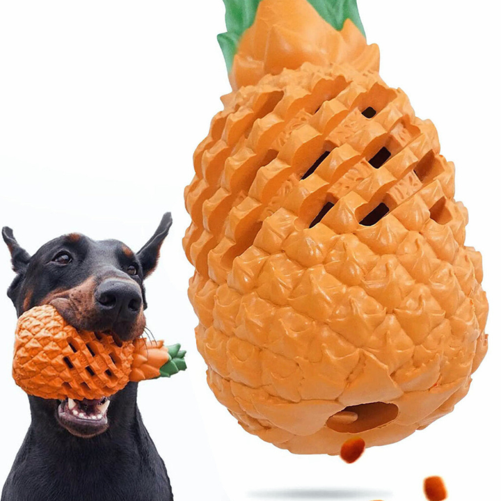 ChewCore ananasformet tyggelegetøj til hunde — Tandrensende design med godbidsdispenser