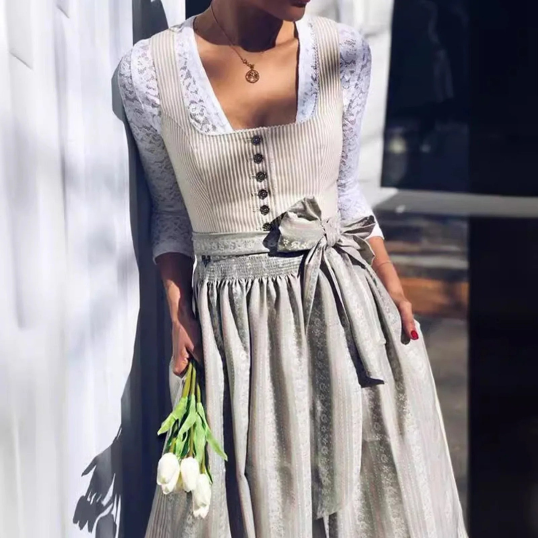 AlpenGrace dirndl til kvinder — ¾-ærmer, firkantet halsudskæring