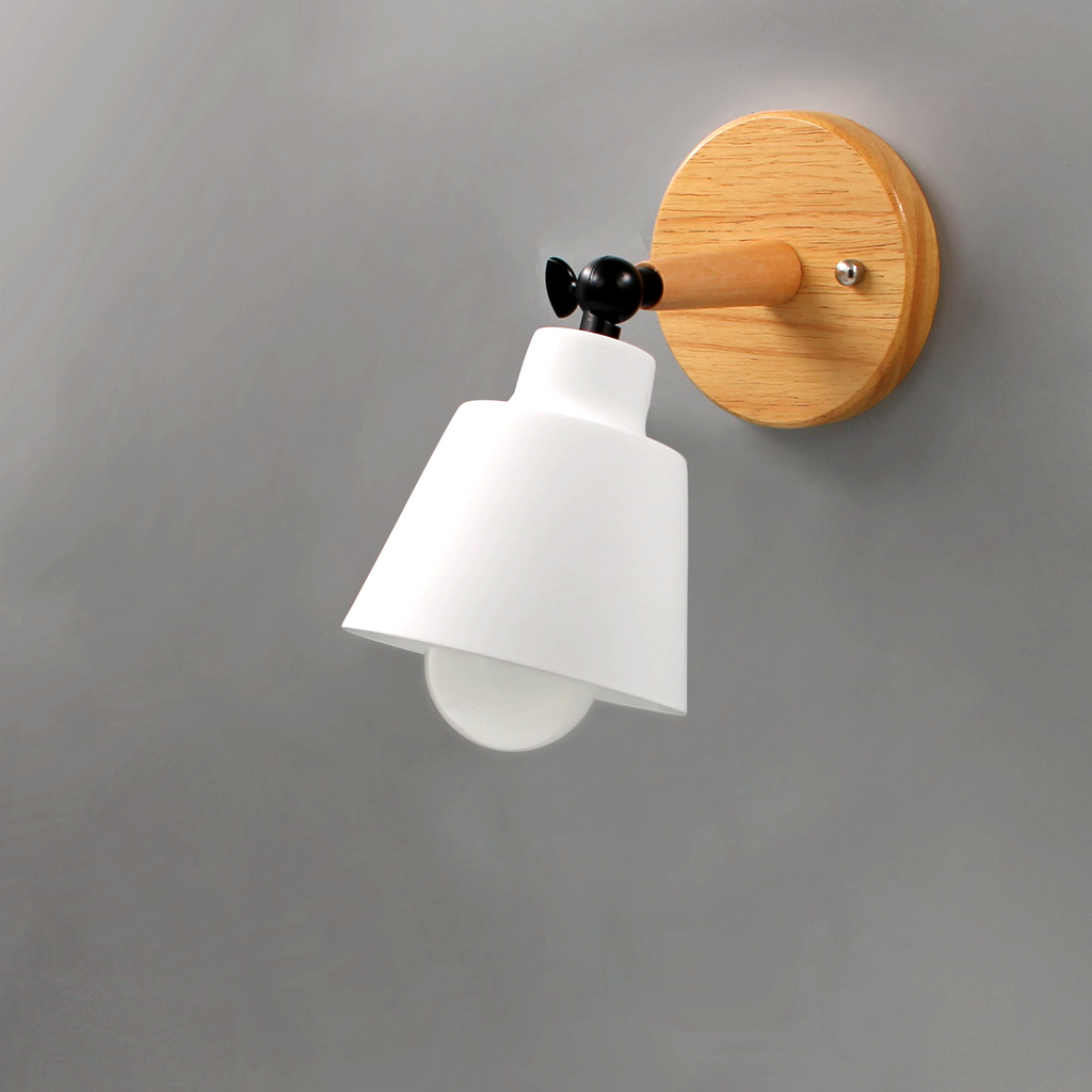 Lampa ścienna Aurenza Devon — metalowy klosz, drewniany akcent, regulowane ramię