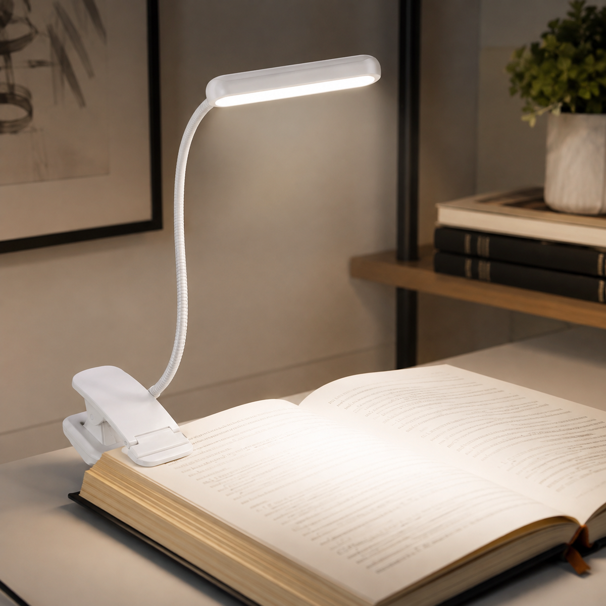 Lampe de lecture à pince à intensité réglable avec col de cygne flexible