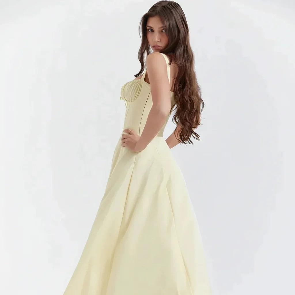Vestido midi de verão com corpete estruturado tipo espartilho