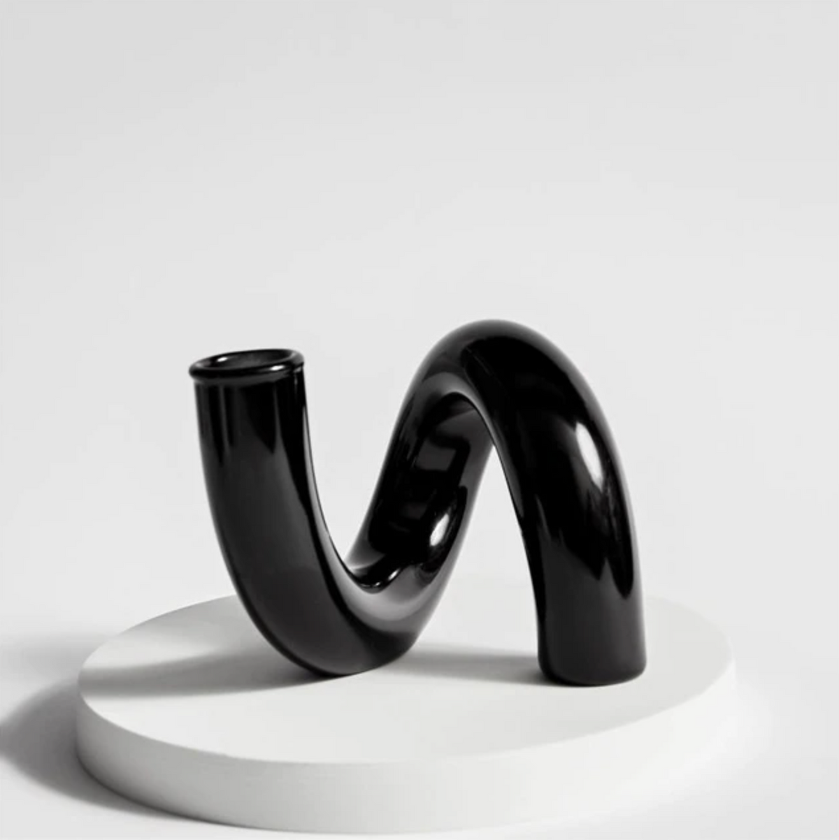 Jarrón de vidrio de borosilicato Aurevio — diseño de asa tintada, resistente