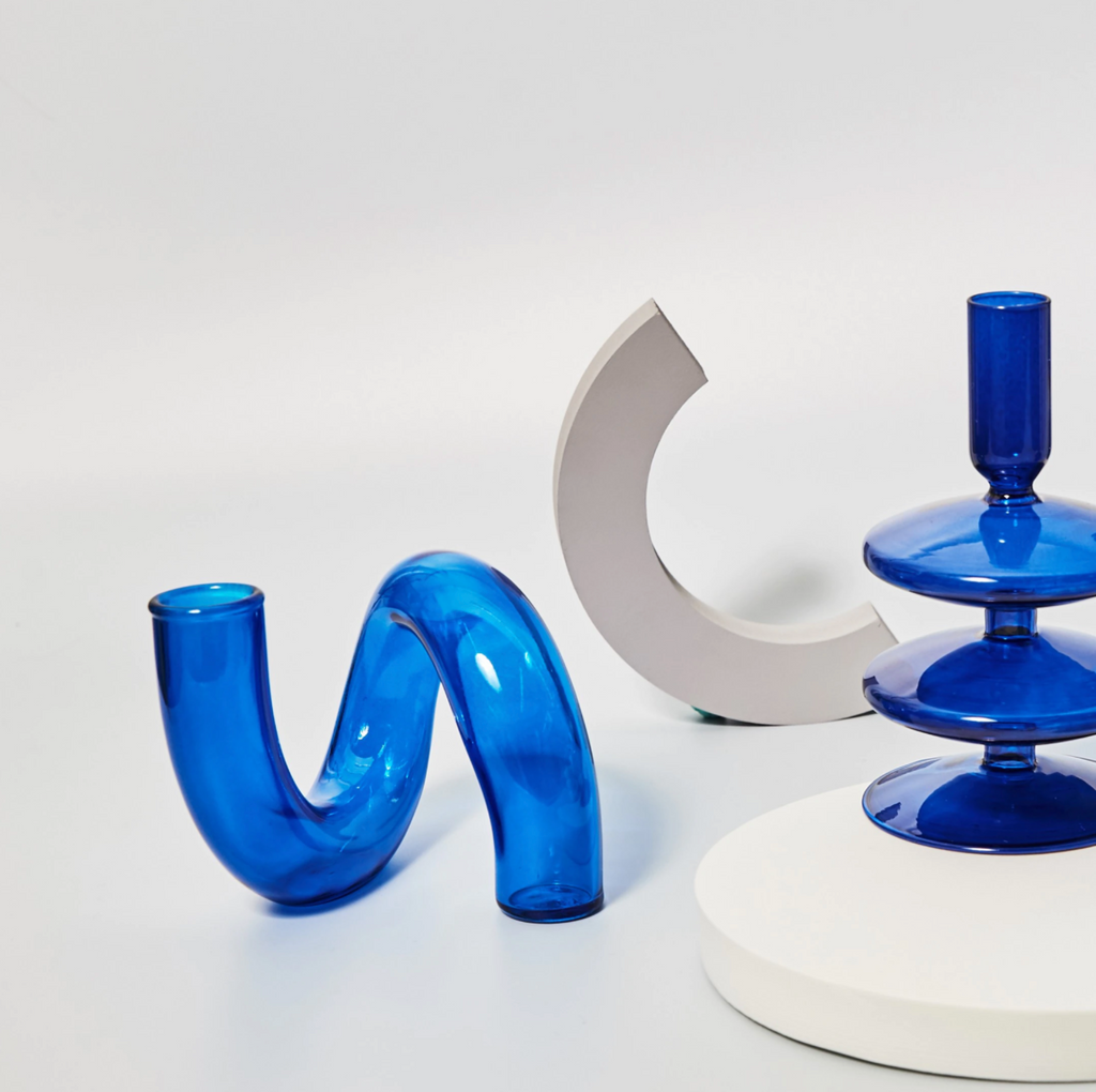 Jarrón de vidrio de borosilicato Aurevio — diseño de asa tintada, resistente