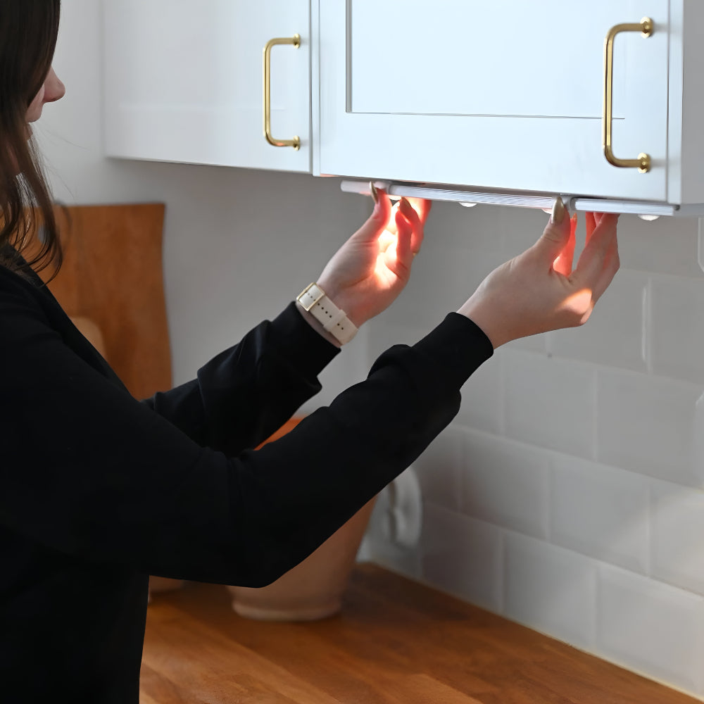 Lampă de veghe LED fără fir cu senzor de mișcare - design suplu de 30cm