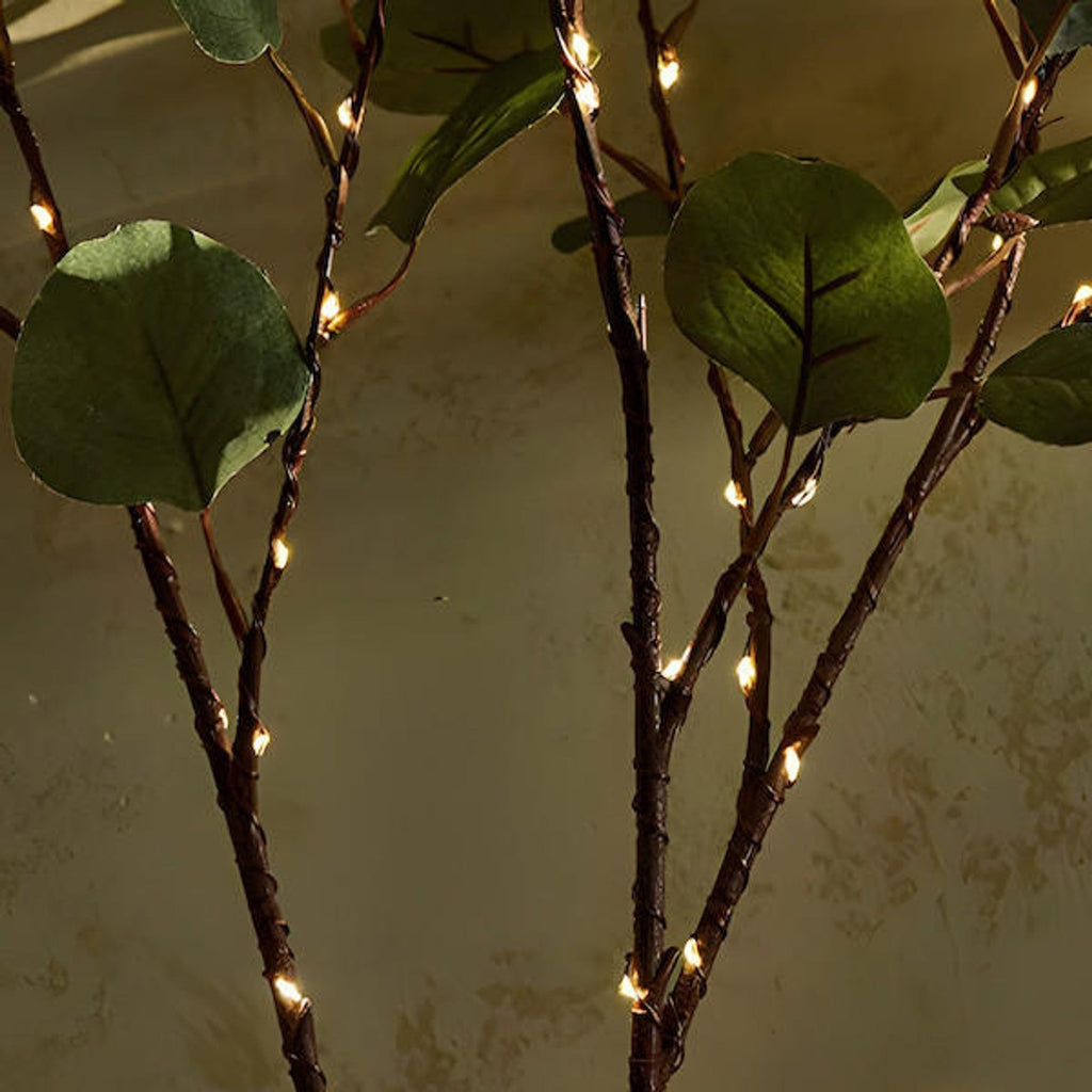 Ramuri decorative LED alb cald — tulpini compacte și subțiri