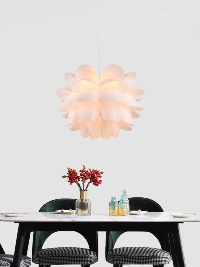 Moderne Pendelleuchte in Lotusblumenform aus Acryl | Esilora