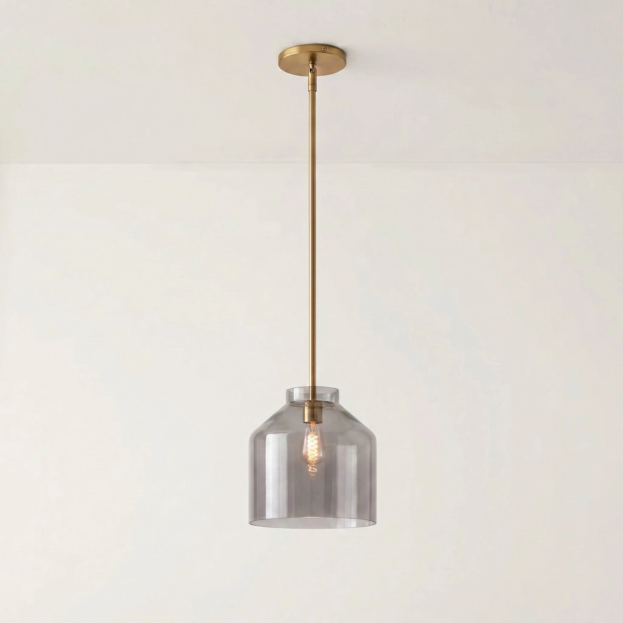 Hanton Nordic – kovové závěsné svítidlo Morandi – minimalistické svítidlo v nordickém stylu | Esilora