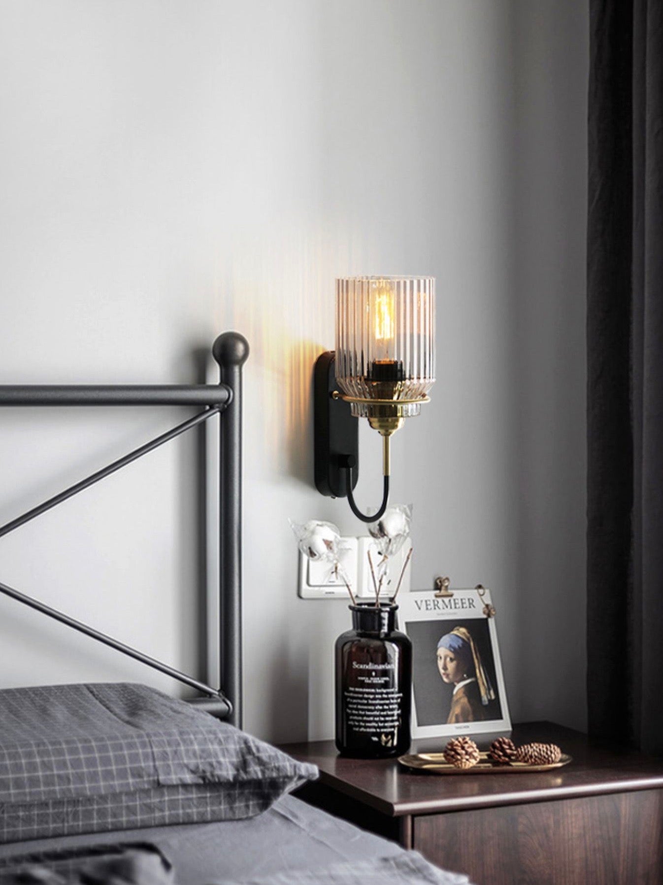 Modern Ribbed Brass and Glass Wall Sconce - Vanity Light for Bathroom Mirrors | Esilora