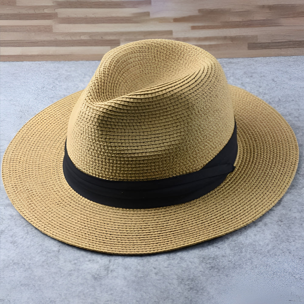 Letni kapelusz fedora typu panama z szerokim rondem — osłania całą twarz przed słońcem