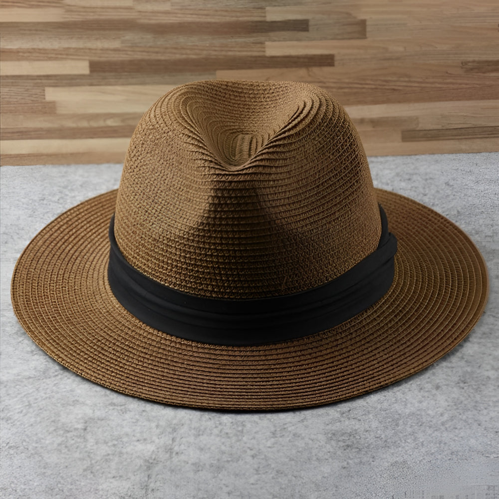 Letni kapelusz fedora typu panama z szerokim rondem — osłania całą twarz przed słońcem