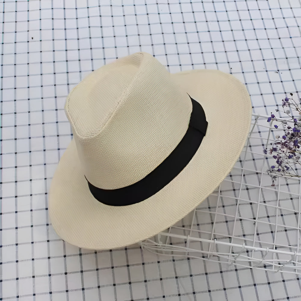 Letni kapelusz fedora typu panama z szerokim rondem — osłania całą twarz przed słońcem