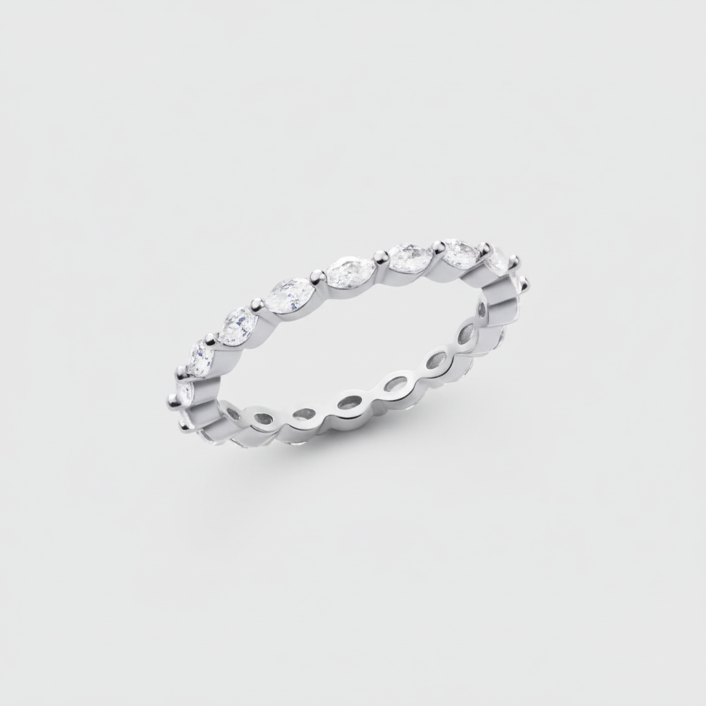 Bague empilable en argent 925 avec zircon cubique - détail en or rhodium