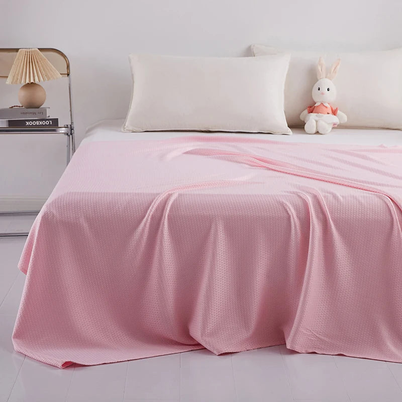 Lightweight Blanket for Refreshing Seasonal Relaxation