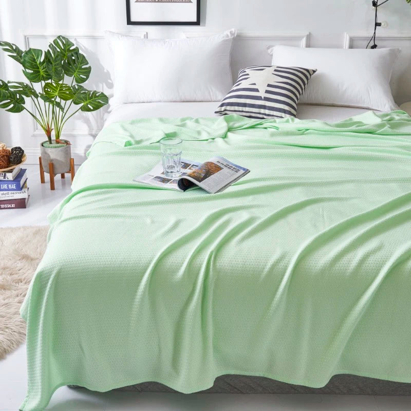 Lightweight Blanket for Refreshing Seasonal Relaxation