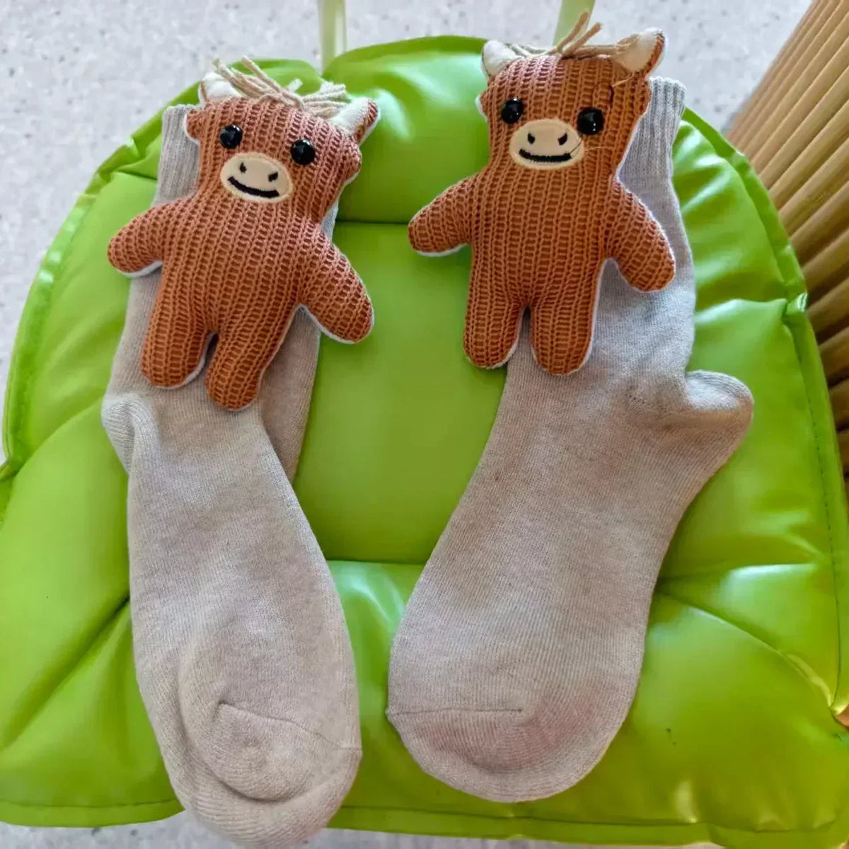 גרבי בית CozyNest להירגעות בבית, עם עיטור תלת־ממדי של חיה וסוליה מונעת החלקה