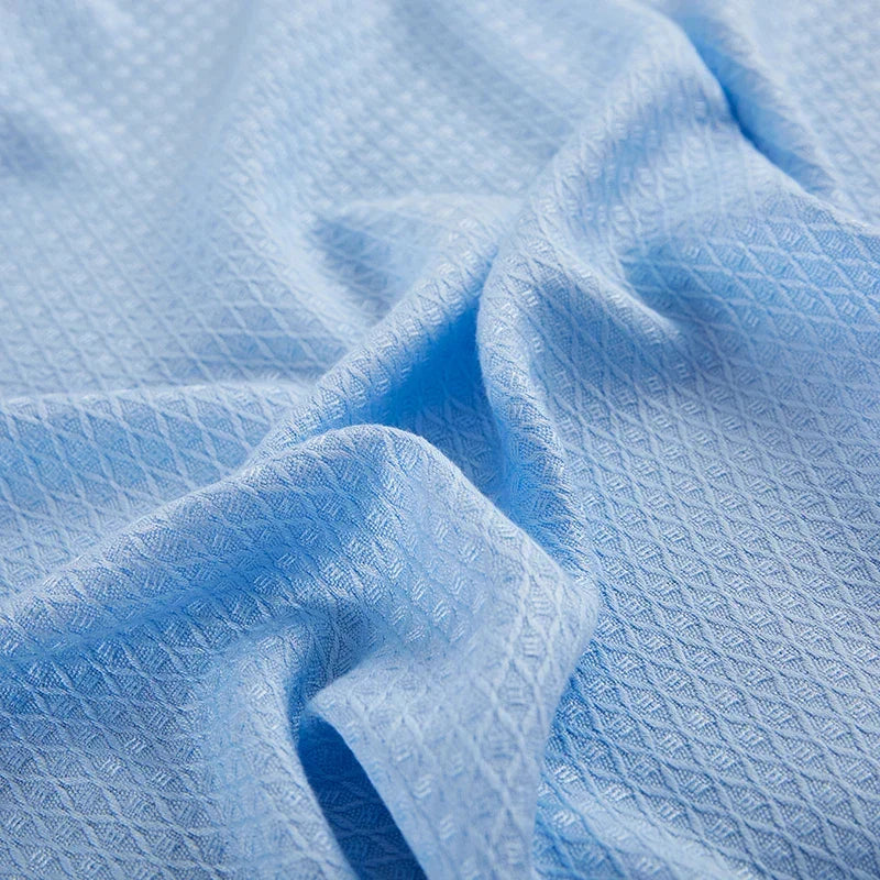 Lightweight Blanket for Refreshing Seasonal Relaxation
