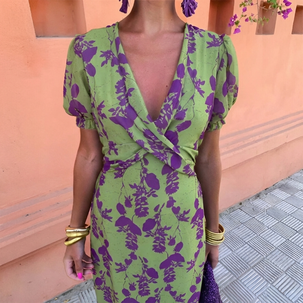 Vestido comprido transpassado com estampado botânico para mulher — silhueta descontraída, corte casual leve