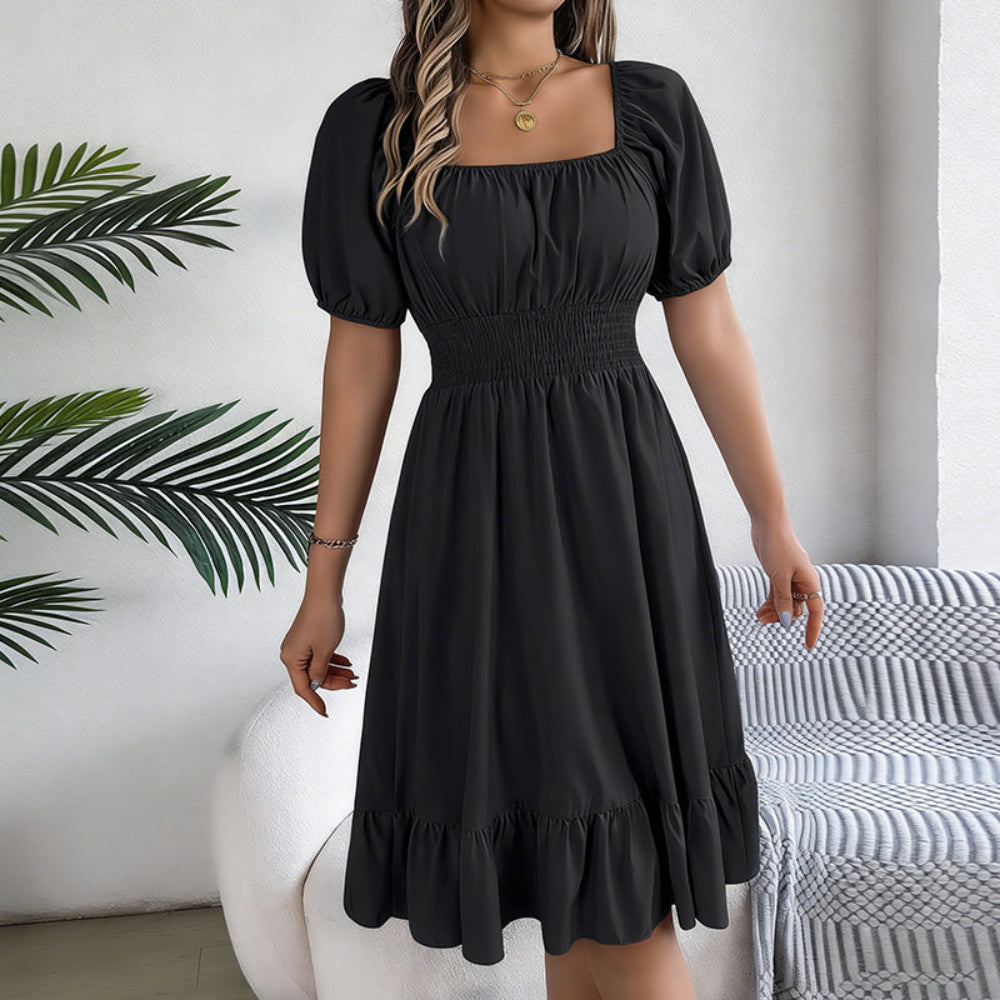 Vestido floral para mulher — mangas tufadas, bainha com folhos em camadas