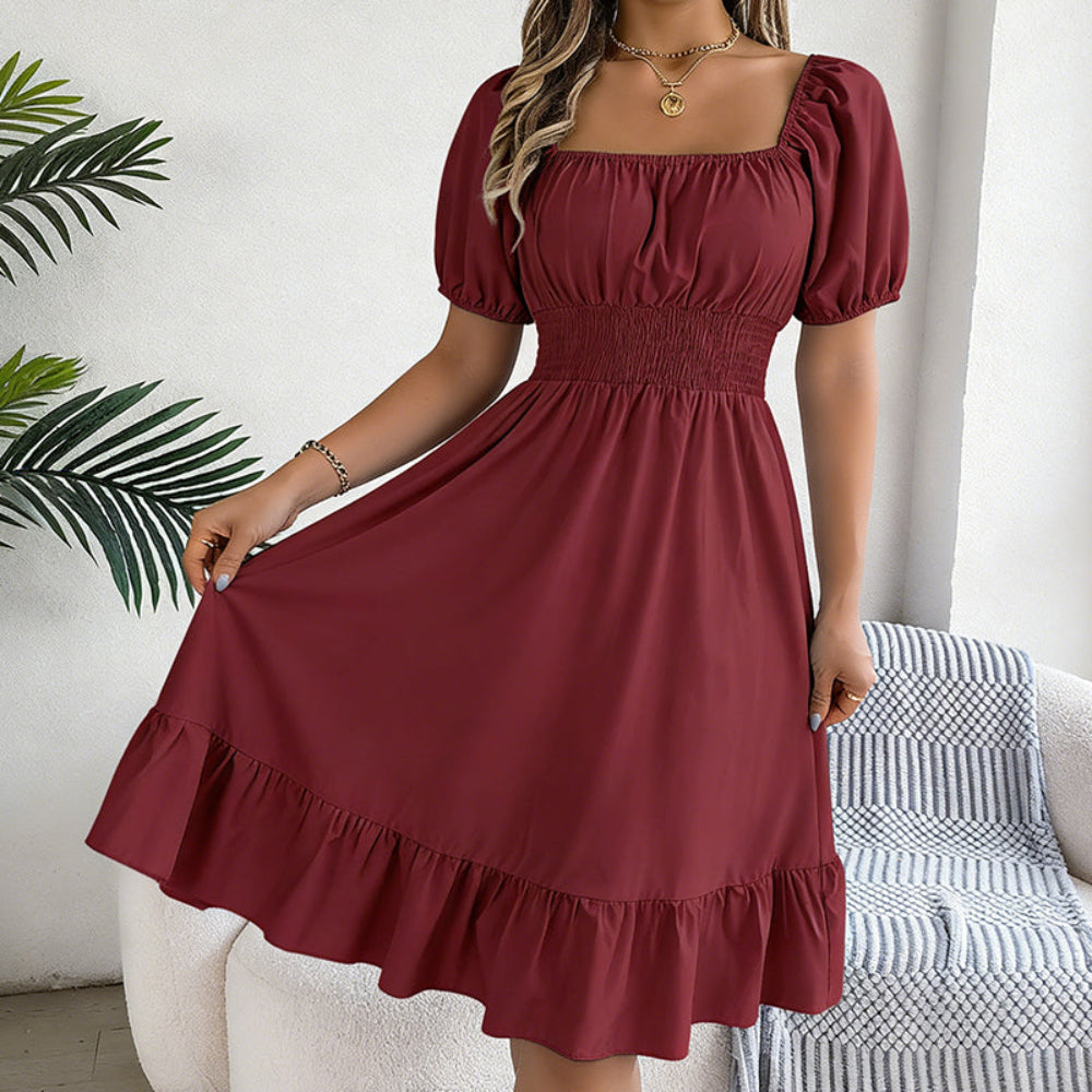 Vestido floral para mulher — mangas tufadas, bainha com folhos em camadas
