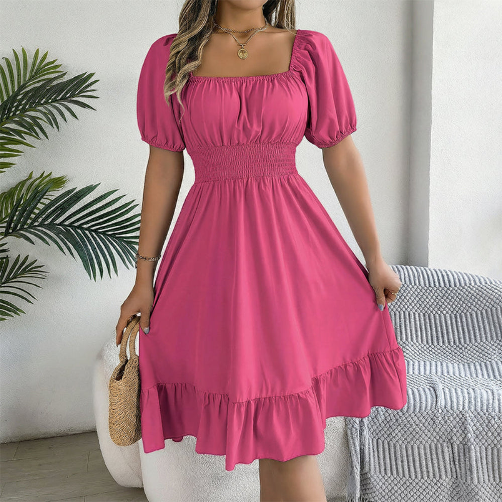 Vestido floral para mulher — mangas tufadas, bainha com folhos em camadas
