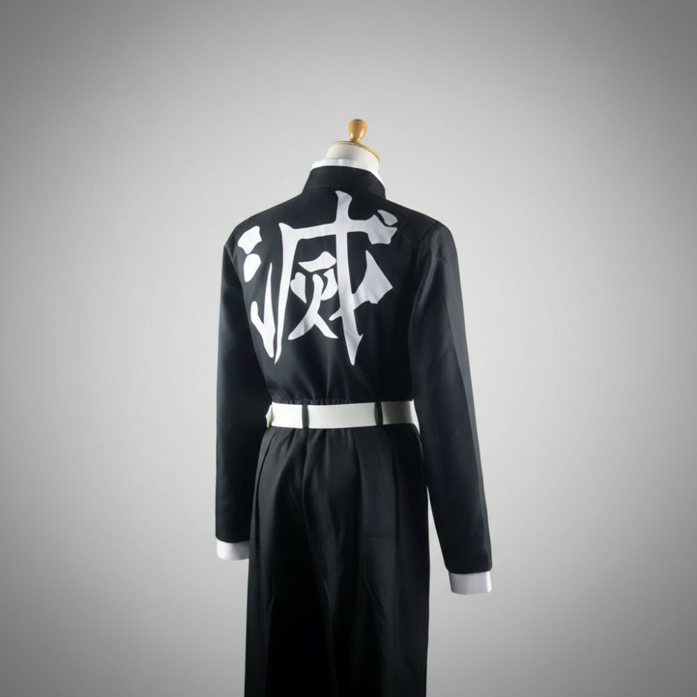 Japanilaisen animen cosplay-asu — täydellinen kimonomallinen asukokonaisuus aikuisille ja nuorille