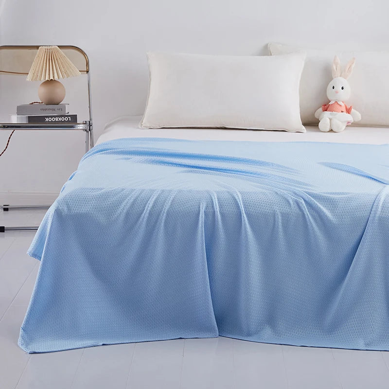 Lightweight Blanket for Refreshing Seasonal Relaxation