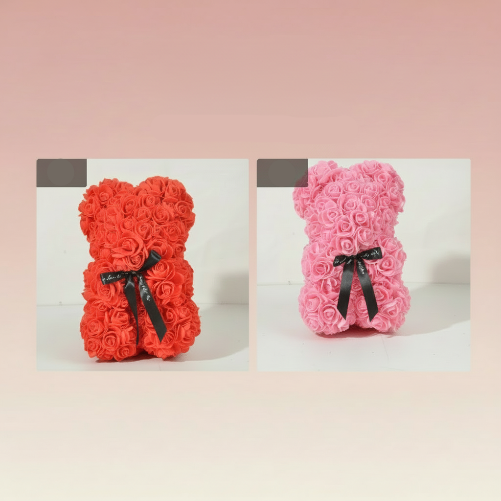 Kuscheliger Plüschbär mit Rosenverzierung