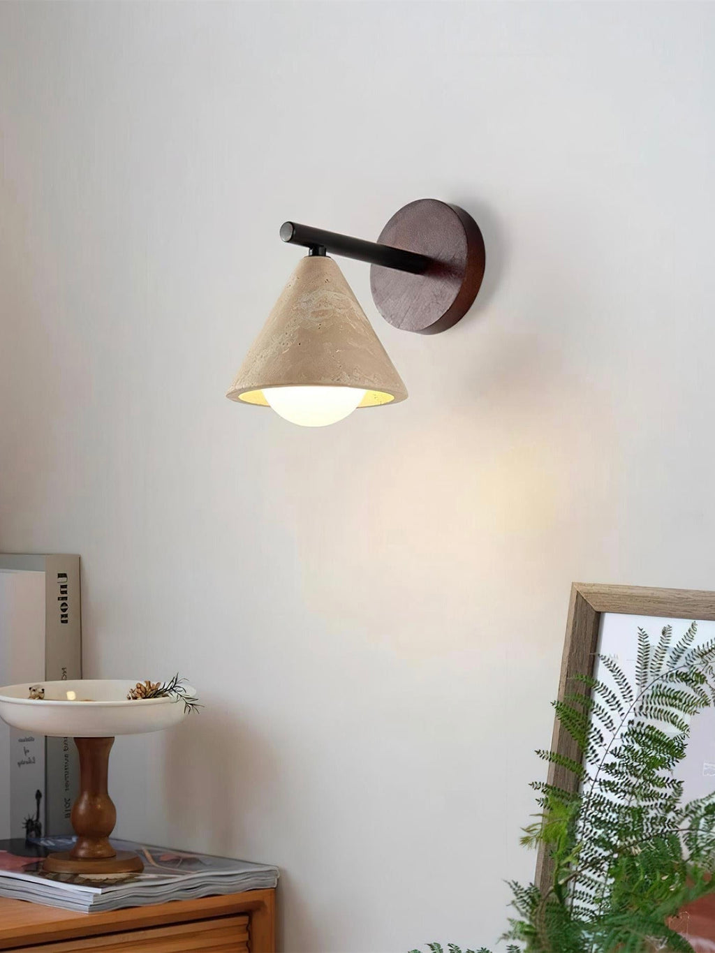 Wabi-Sabi Stil Travertin-Kegel-Schirm-Wandleuchte | Esilora