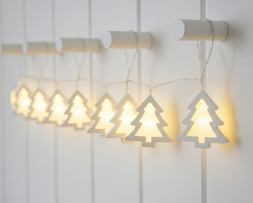 Guirnalda de luces LED en blanco cálido con diez estrellas de papel