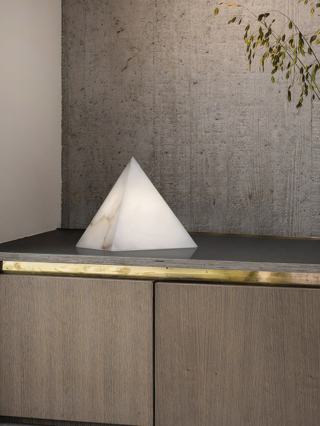 Alabaster Pyramid Table Lamp | Esilora