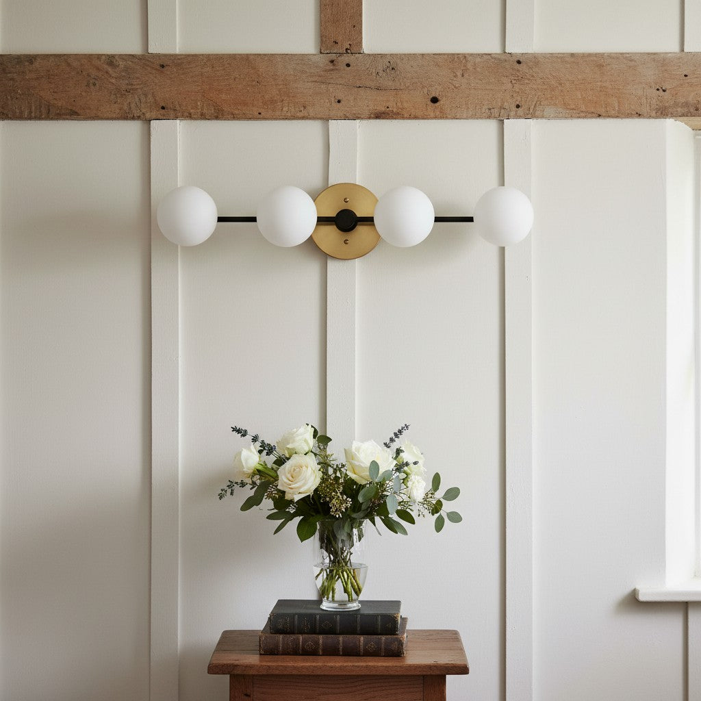 Lampada da parete Glorica Glass in metallo minimalista con barra e globo per toeletta — Lampada a globo da parete per spogliatoio e bagno | Esilora