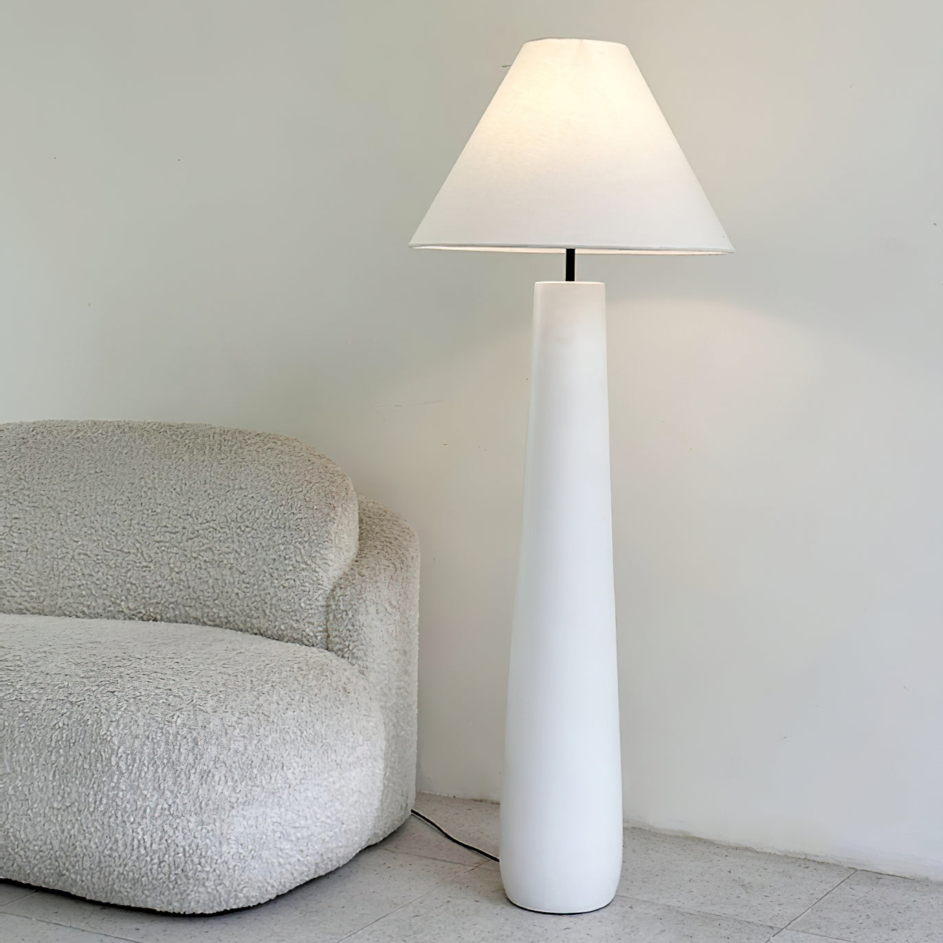 Polar White Floor Lamp | Esilora