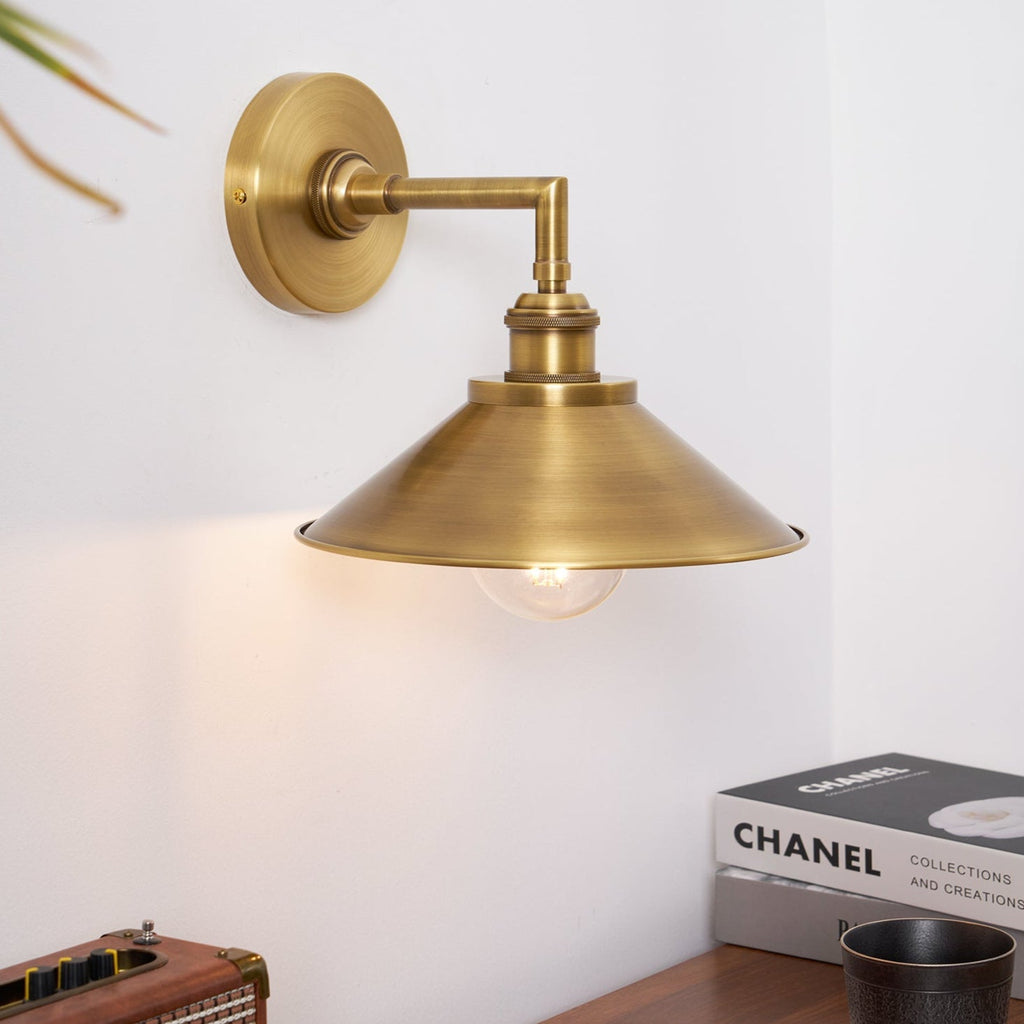 Whizzer Wall Lamp | Esilora
