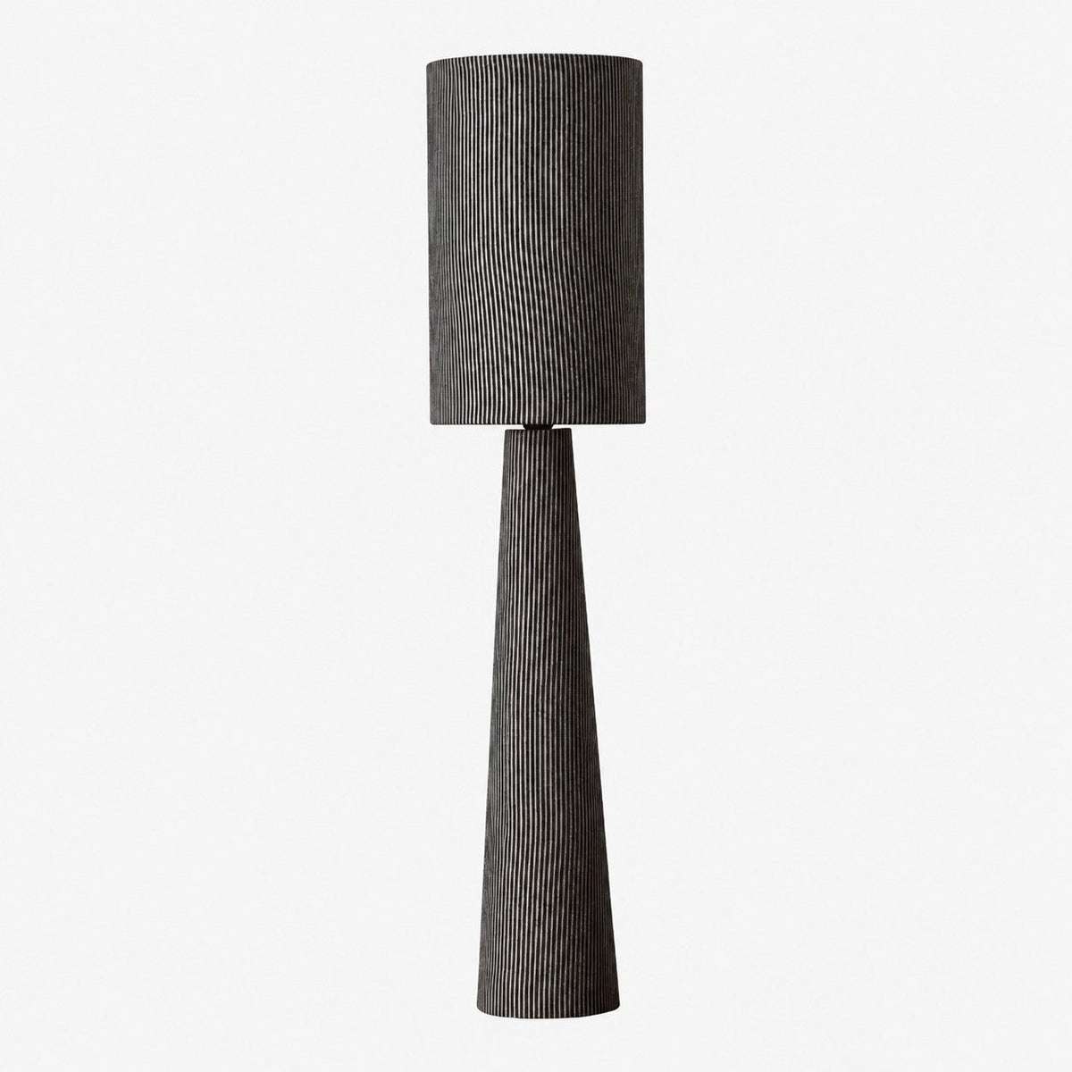 Stojací lampa s šedým pruhovaným látkovým stínidlem | Esilora