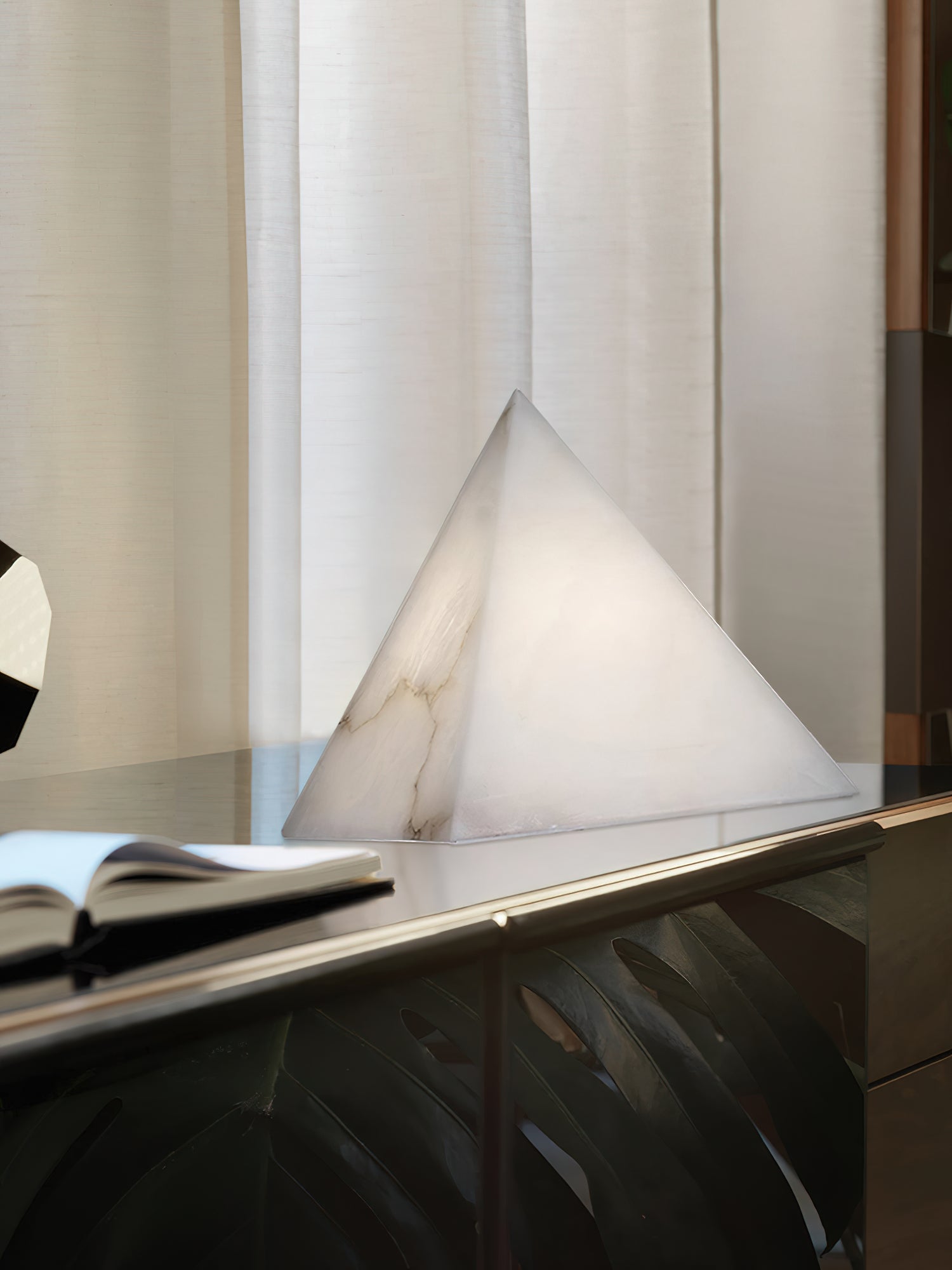 Alabaster Pyramid Table Lamp | Esilora