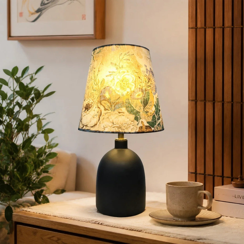 Ceramiczna lampa stołowa Liberty z tkaninowym kwiatowym kloszem | Esilora