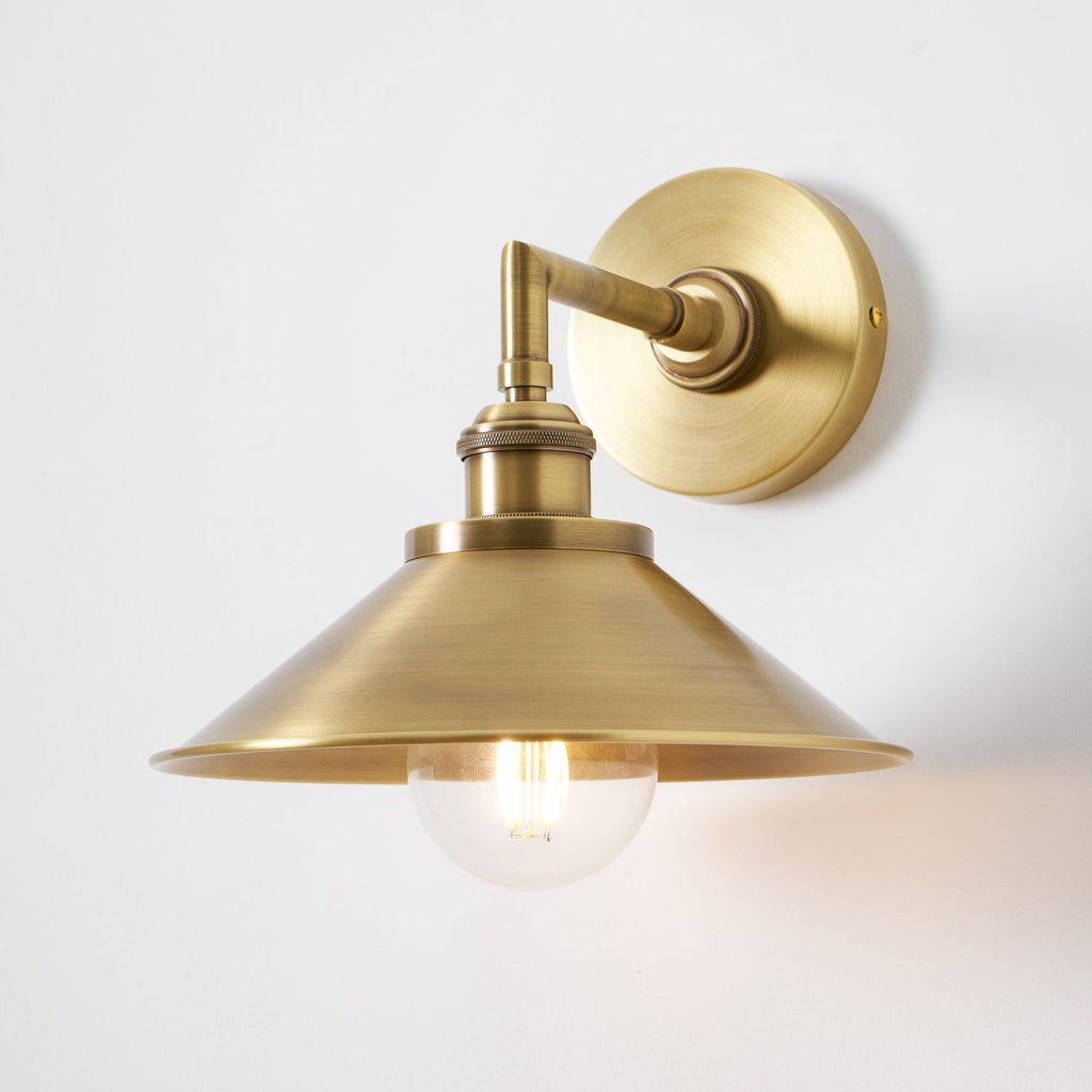Whizzer Wall Lamp | Esilora