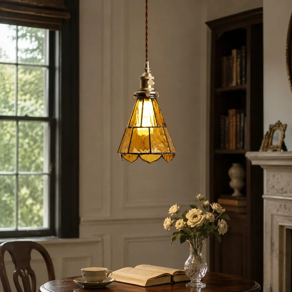 Lampada da parete in ottone e vetro ondulato in stile country francese | Esilora