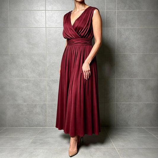 Robe de Soirée Longue Plissée à Décolleté Croisé et Taille Structurée