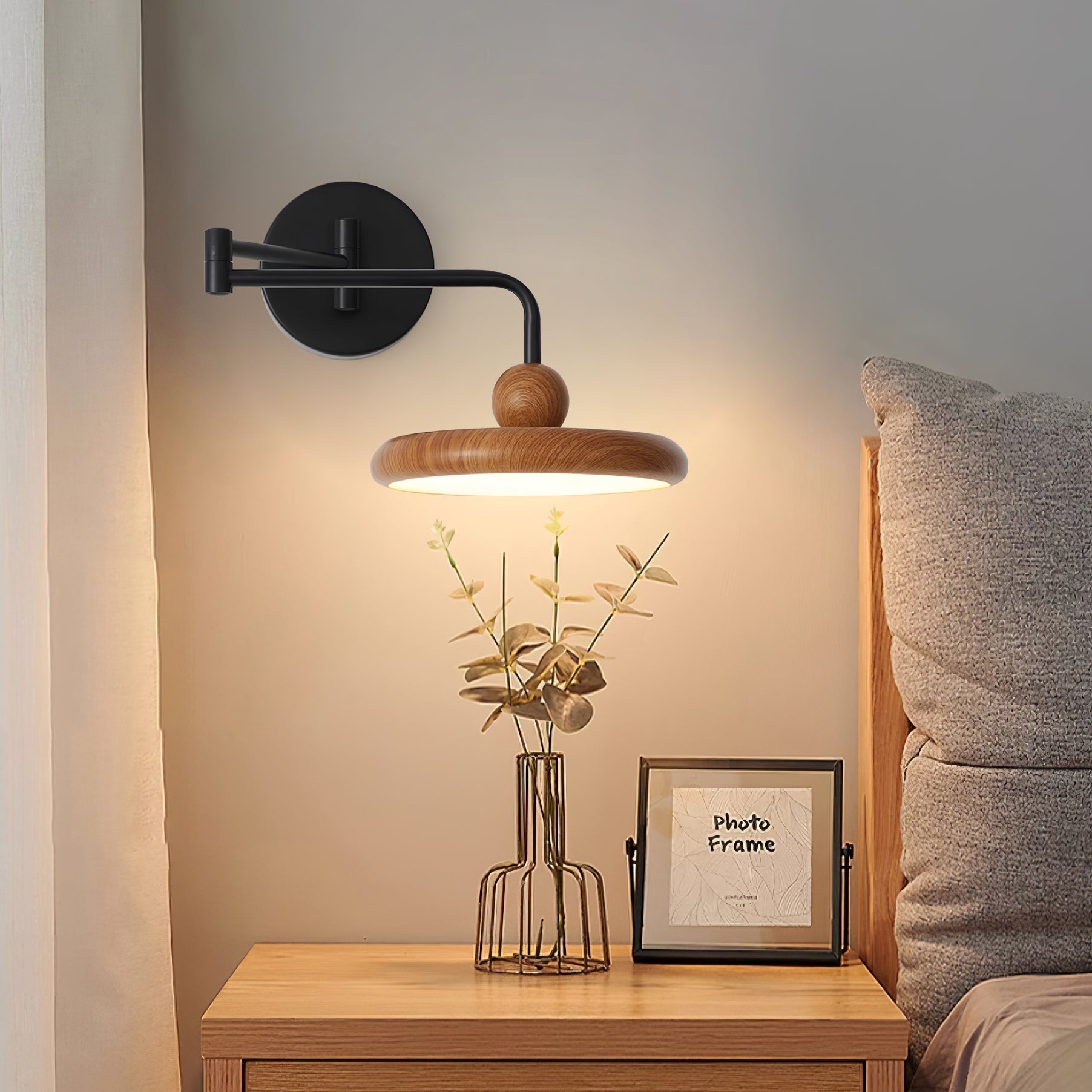 Karlin Plug In Wall Lamp | Esilora