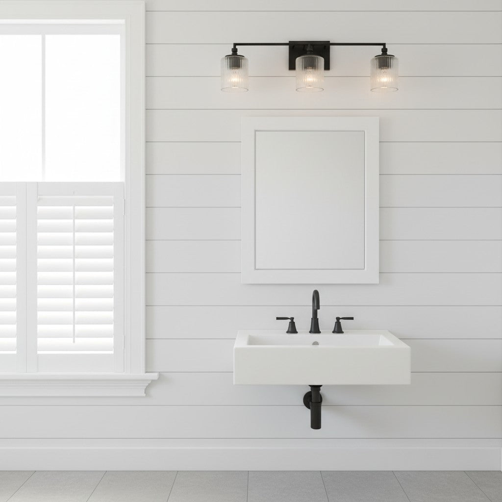 Luminaire de salle de bains Lirra à trois abat-jour en verre, design élégant en métal – Éclairage de coiffeuse | Esilora