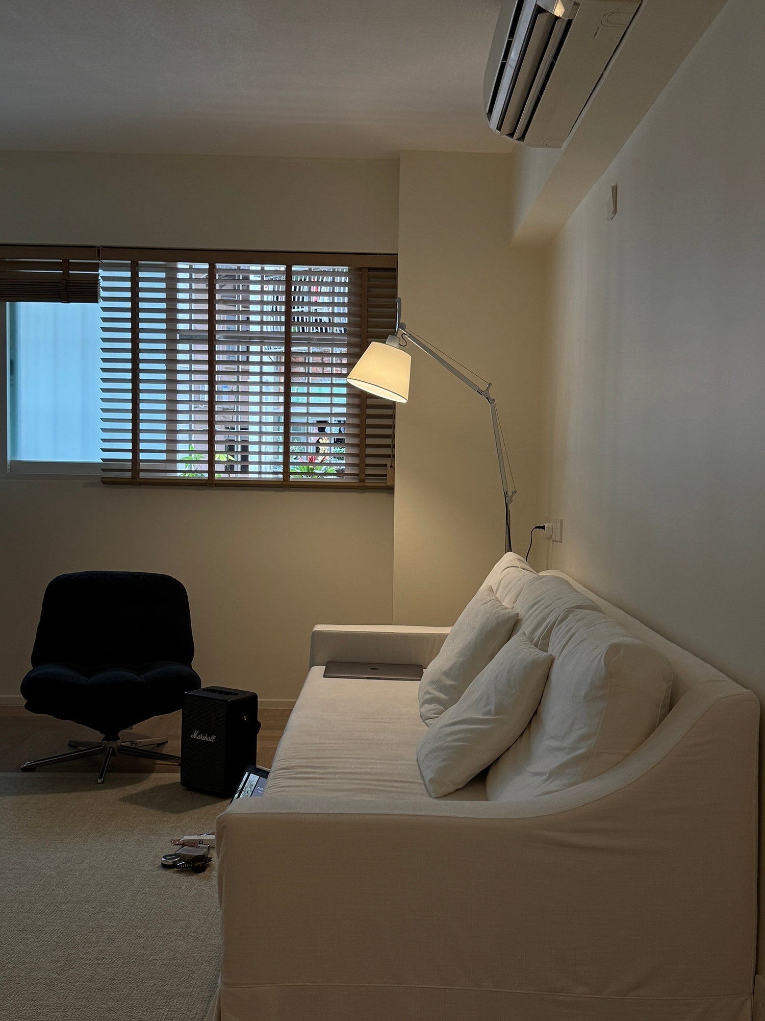 Velthea Floor Lamp | Esilora