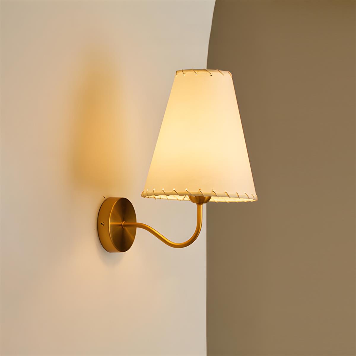 Gentle Bend Wall Lamp | Esilora