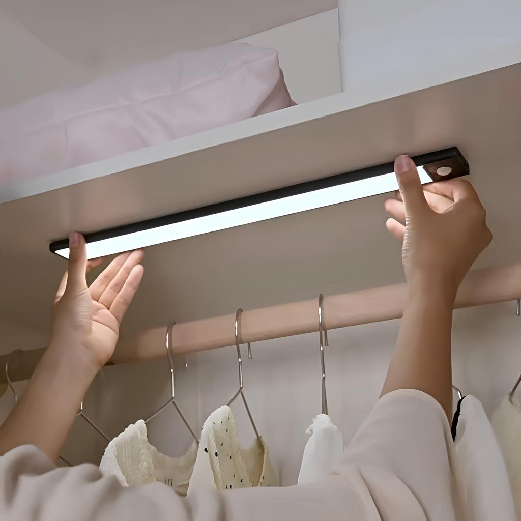 Johdoton LED-liiketunnistinpaneeli — sisäänrakennettu läheisyystunnistin, välitön aktivointi