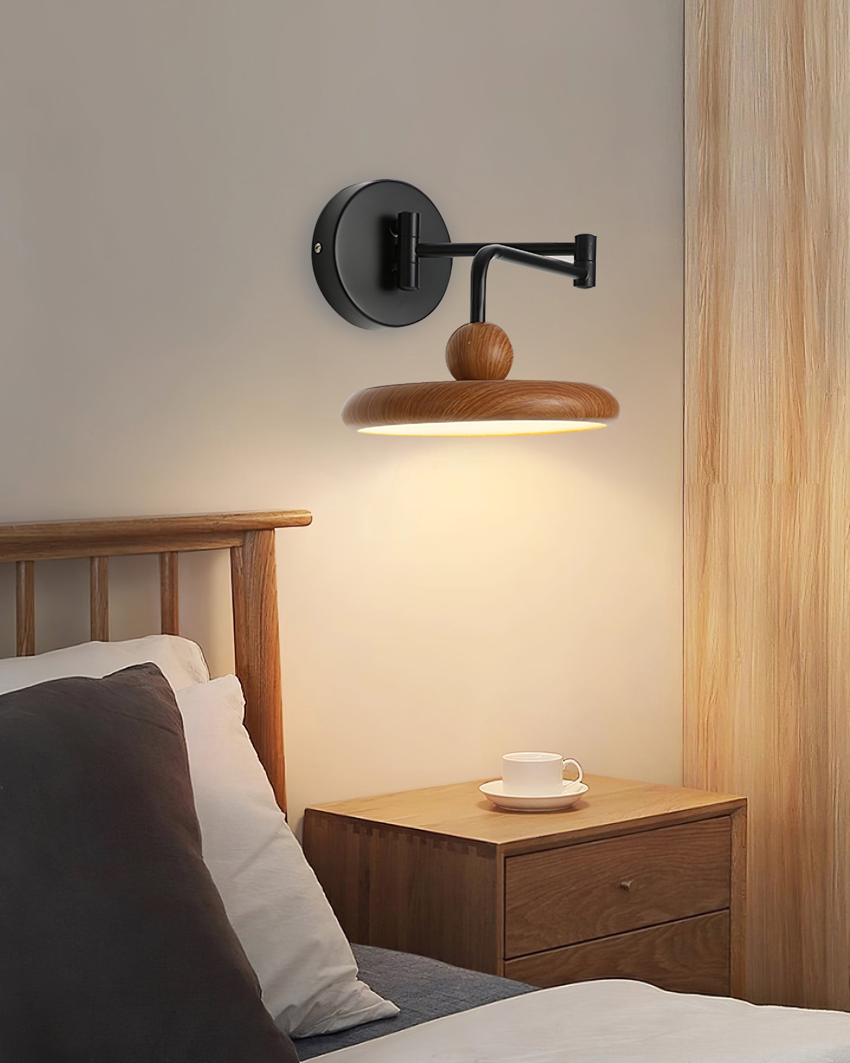 Karlin Plug In Wall Lamp | Esilora