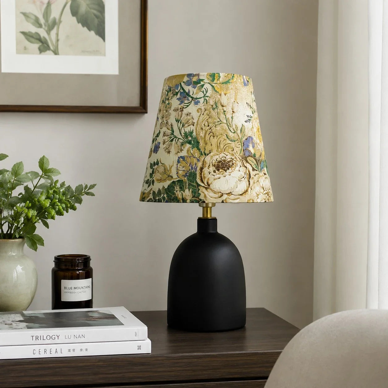 Ceramiczna lampa stołowa Liberty z tkaninowym kwiatowym kloszem | Esilora